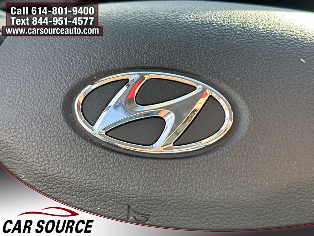 Used 2020 Hyundai Elantra SE FWD image 25