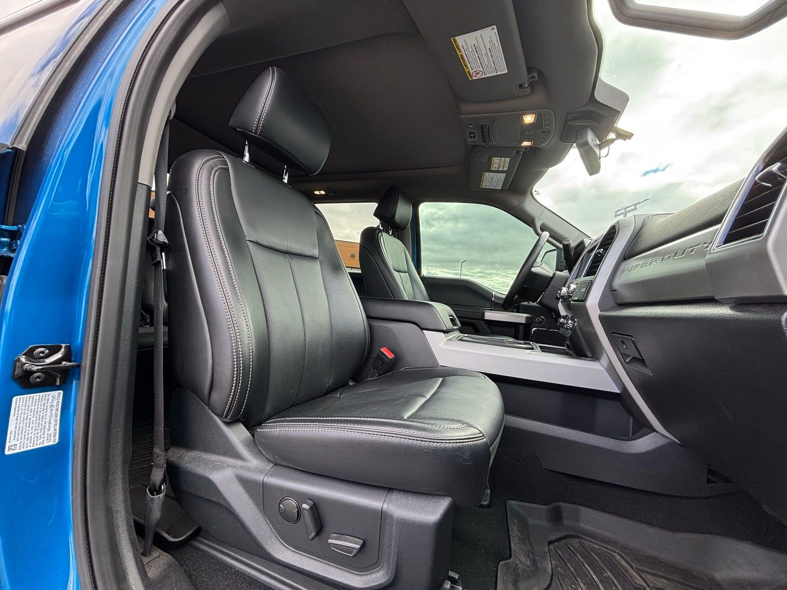 Used 2021 Ford F350 Lariat image 23