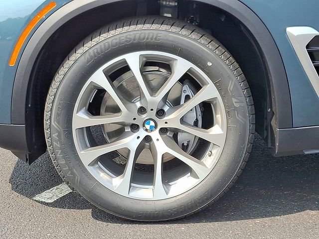 Certified 2026 BMW X5 xDrive40i w/ Premium Package AWD/4WD image 8