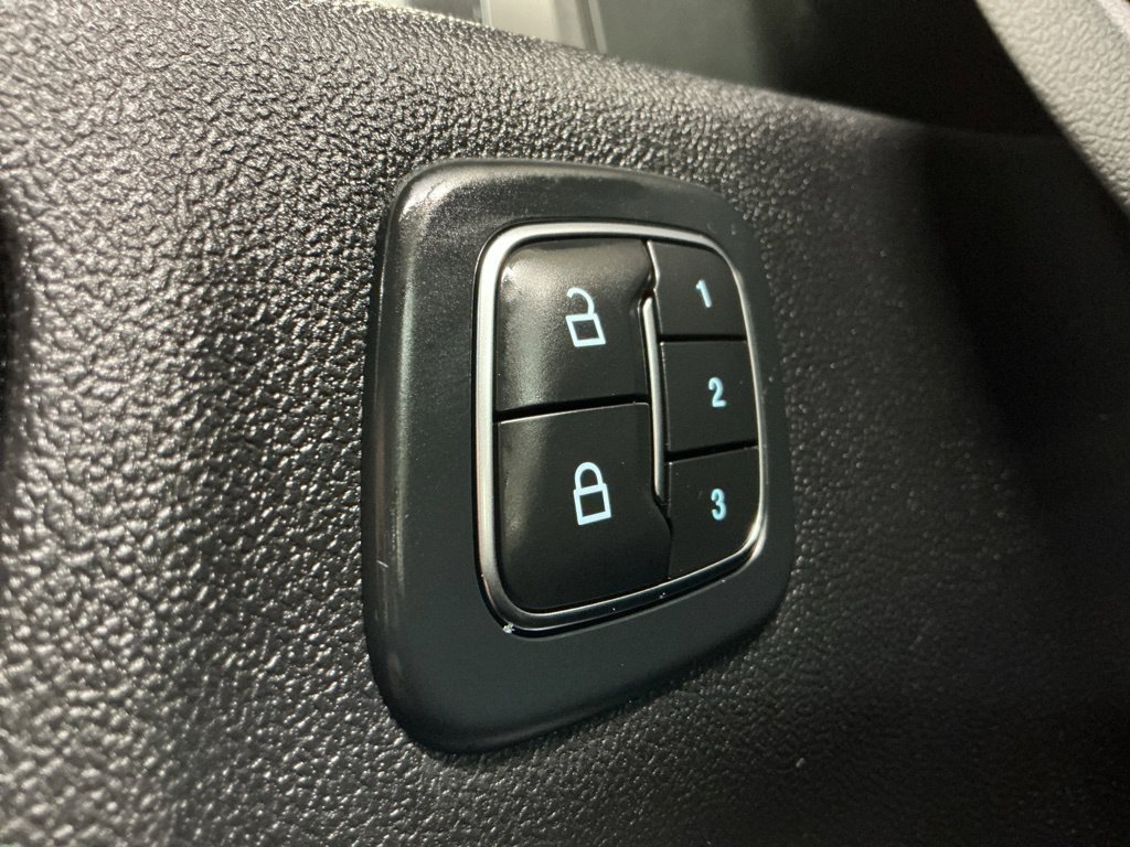 Used 2024 Ford Escape Platinum w/ Premium Technology Package AWD/4WD image 22