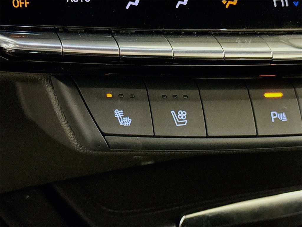 Certified 2025 Cadillac XT4 Premium Luxury image 18