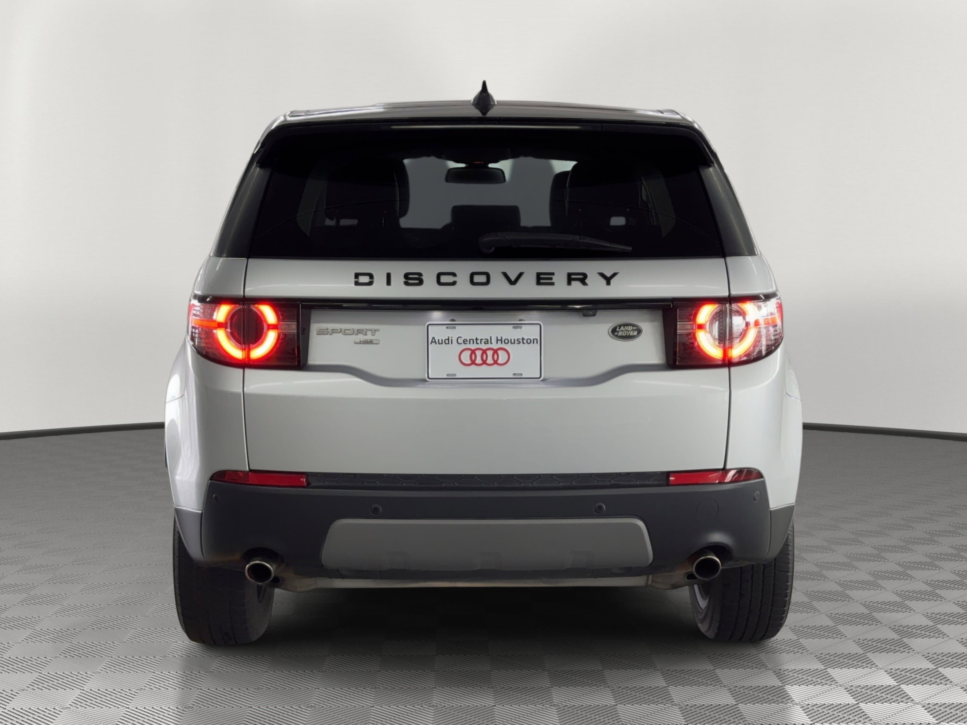 Used 2019 Land Rover Discovery Sport HSE AWD/4WD image 10