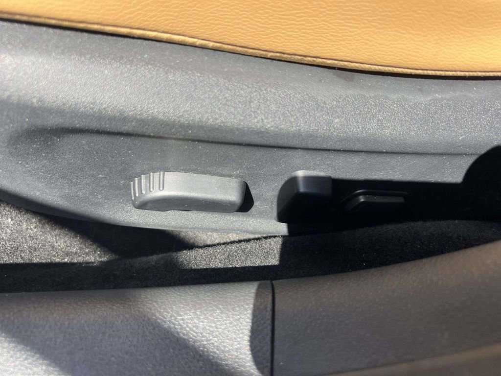 Used 2023 Nissan Sentra SV w/ SV Premium Package image 19