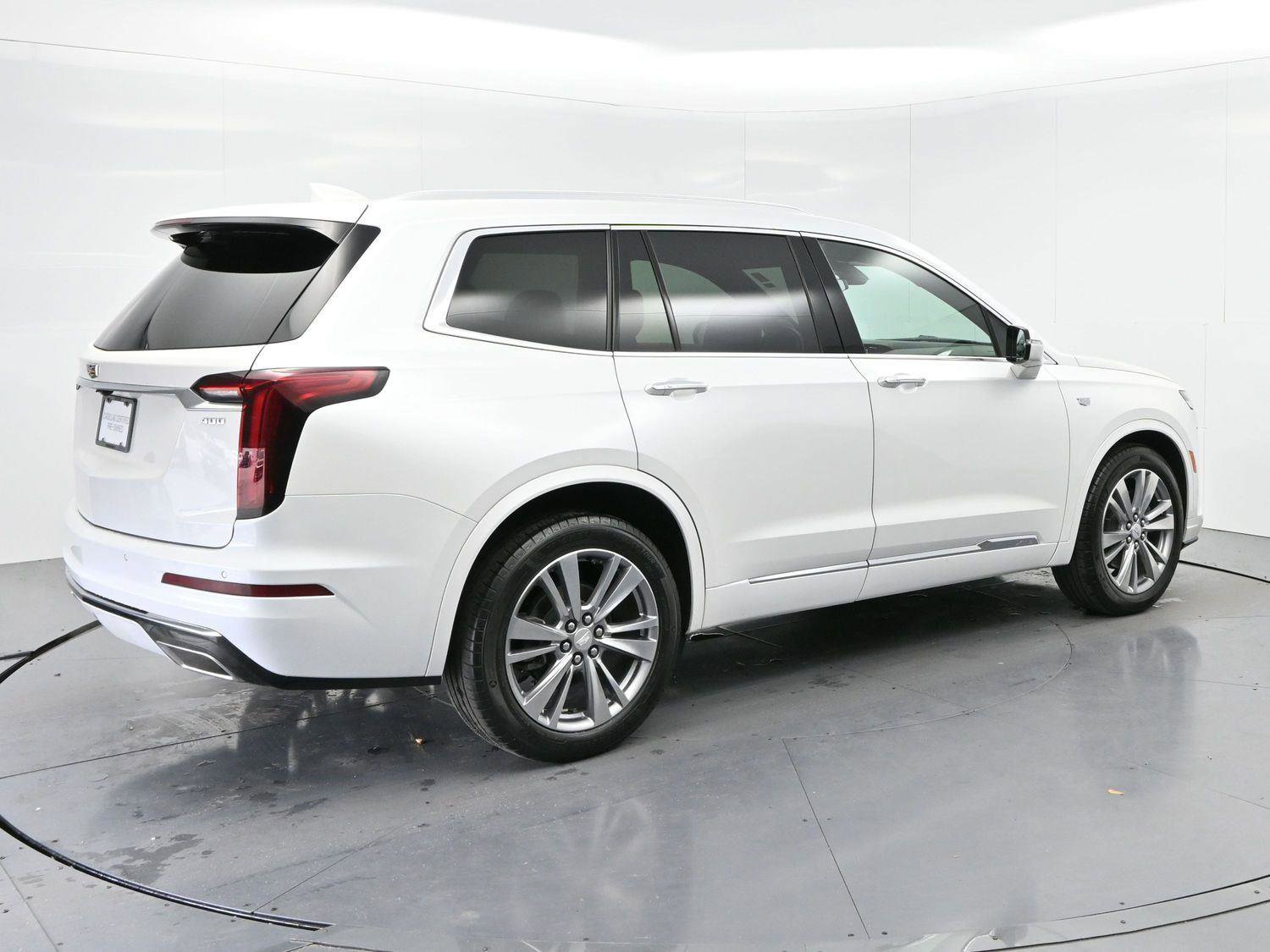 Certified 2024 Cadillac XT6 Premium Luxury image 7