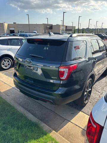 Certified 2017 Ford Explorer XLT w/ Equipment Group 202A AWD/4WD image 3