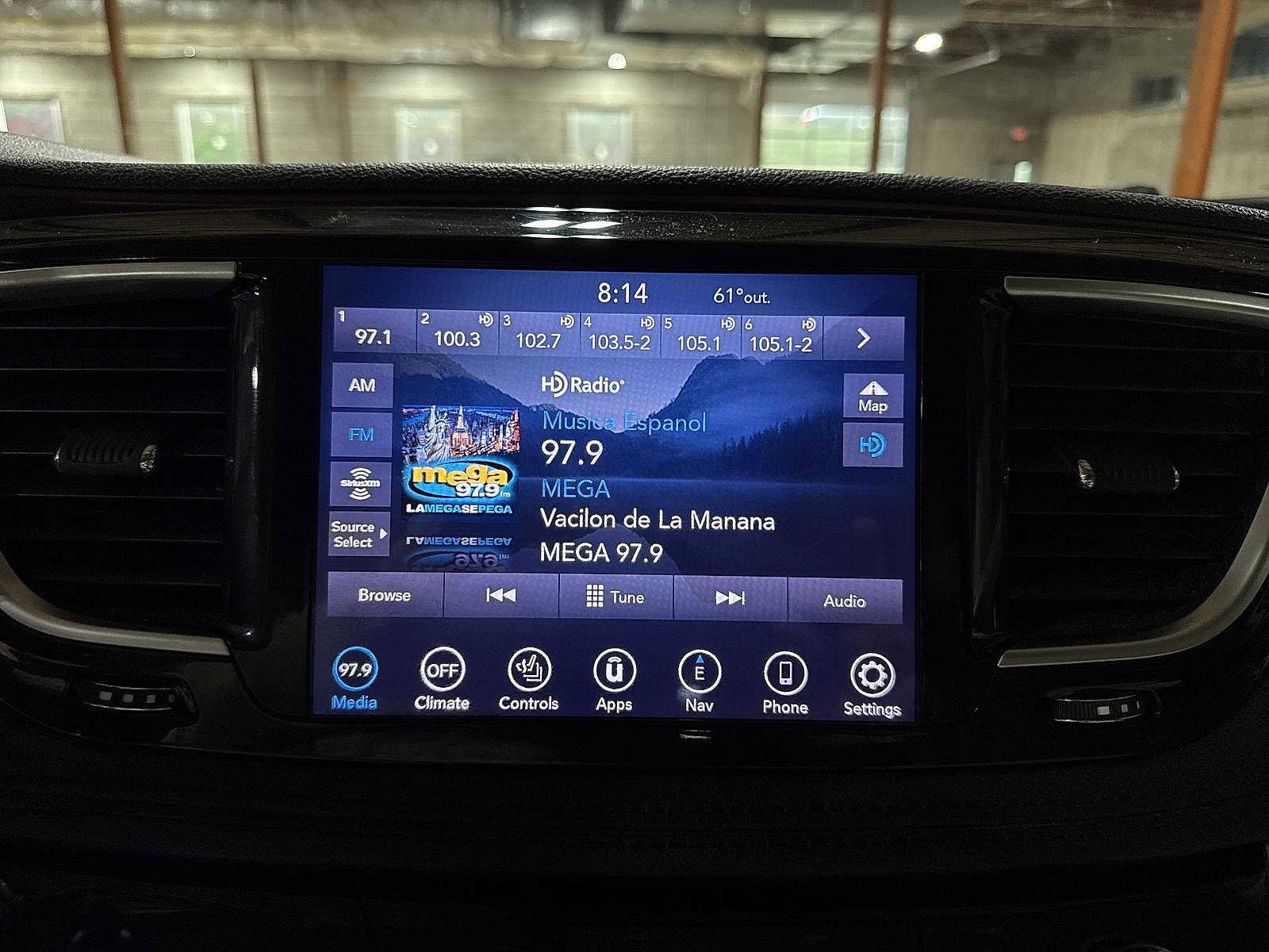 Used 2019 Chrysler Pacifica Limited image 22