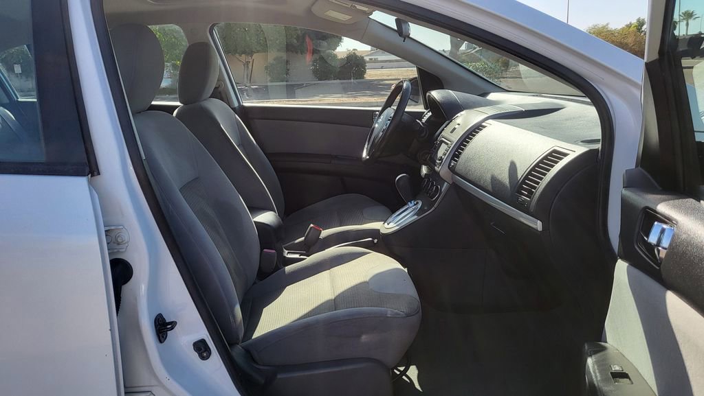 Used 2012 Nissan Sentra 2.0 SR w/ Special Edition Pkg FWD image 17