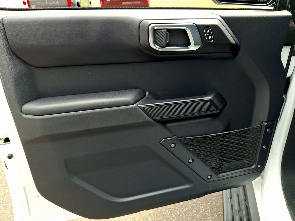 Used 2025 Ford Bronco Outer Banks AWD/4WD image 14