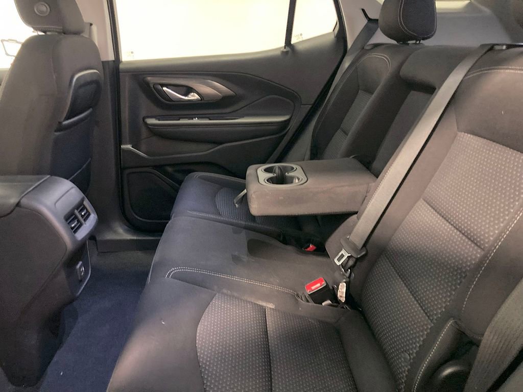 Used 2022 GMC Terrain SLE image 24