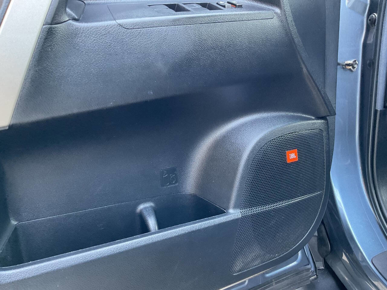 Used 2012 Toyota Highlander SE w/ Tow Pkg AWD/4WD image 30