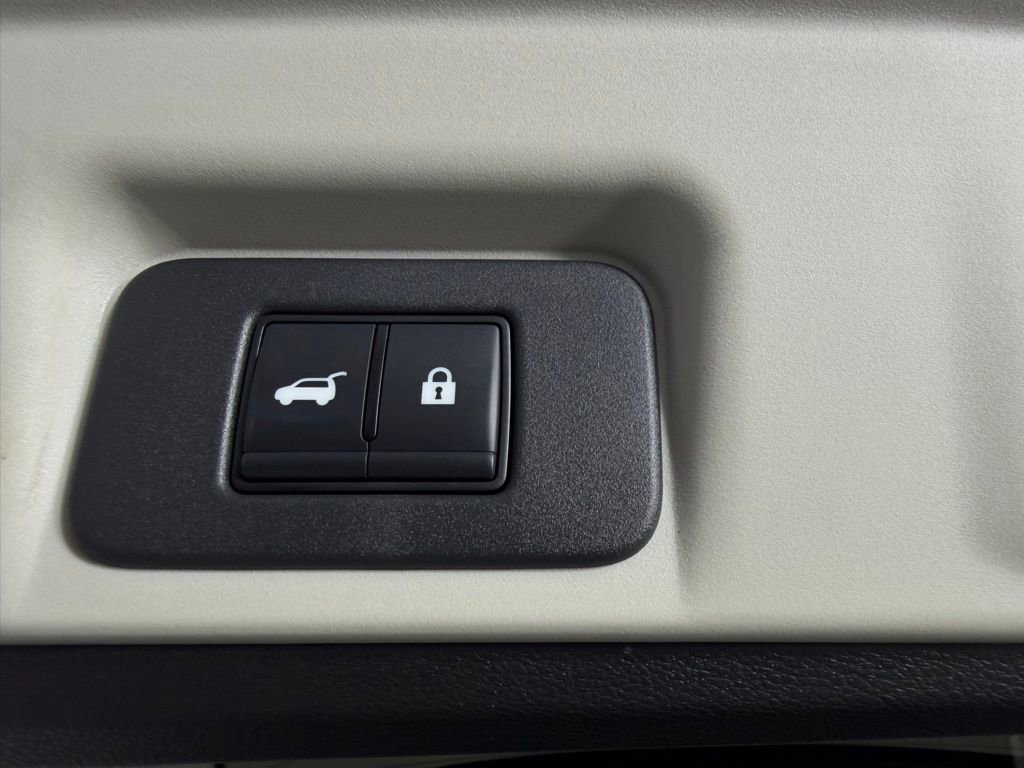 Used 2024 Nissan Ariya FWD image 29