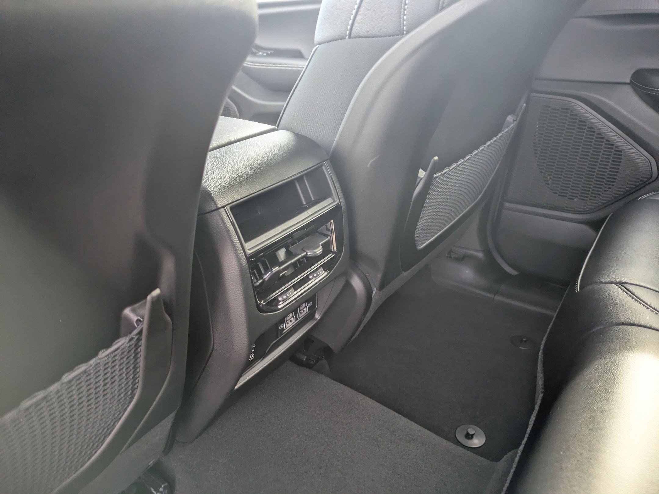 Used 2025 Jeep Grand Cherokee Altitude image 21