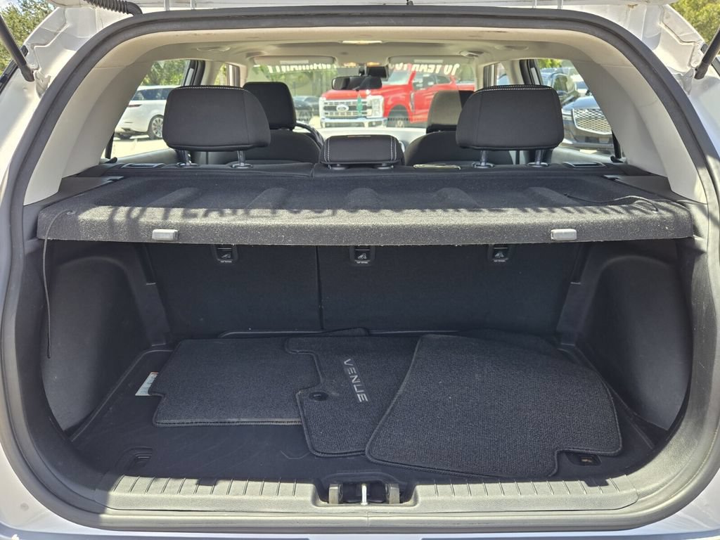 Used 2023 Hyundai Venue SEL FWD image 14