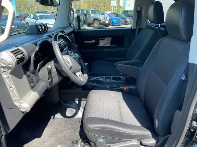 Used 2014 Toyota FJ Cruiser 4WD w/ Upgrade Package image 18