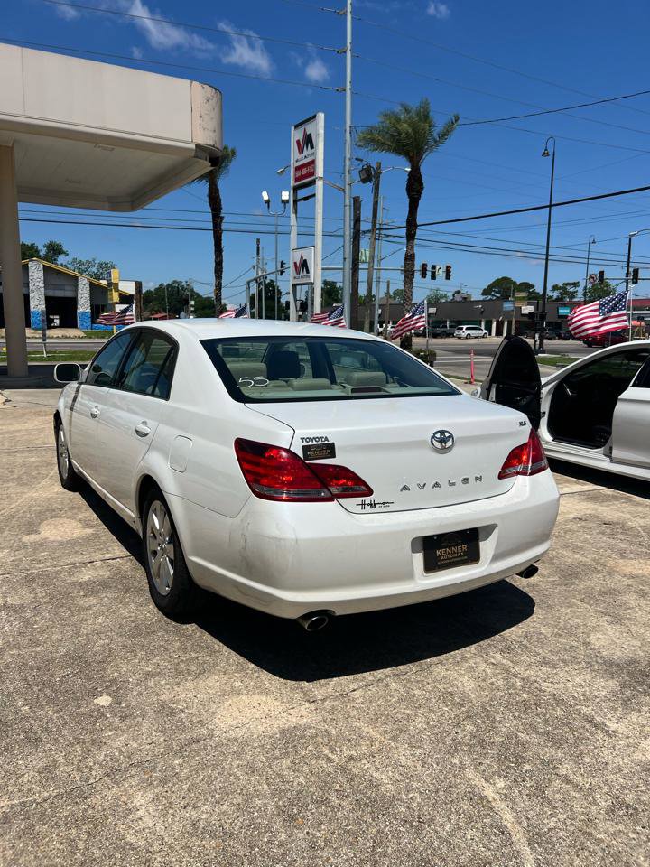 Used 2005 Toyota Avalon XL FWD image 4