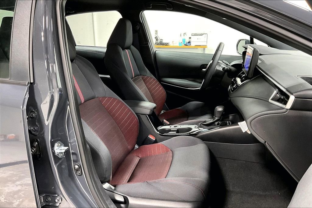 Used 2025 Toyota Corolla SE image 10