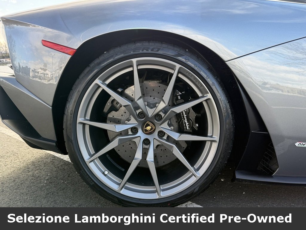 Used 2018 Lamborghini Aventador S image 26