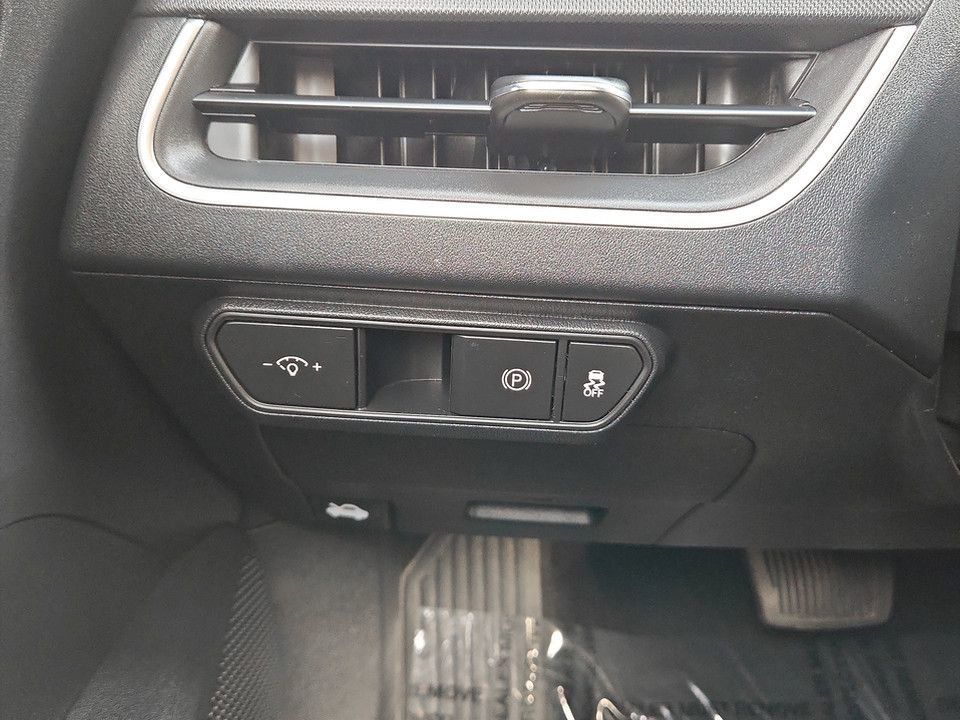 Used 2025 Kia K4 LXS FWD image 20