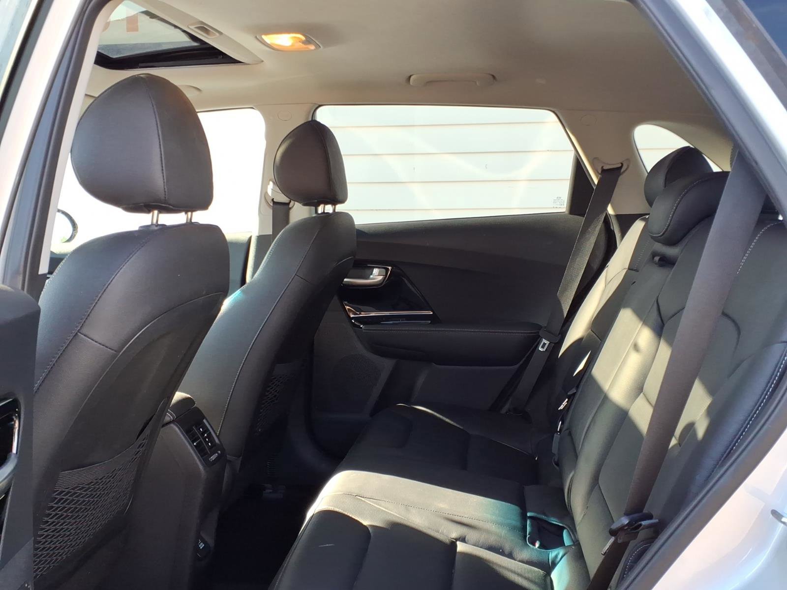 Used 2017 Kia Niro Touring w/ Advanced Technology Package image 12