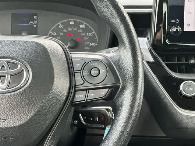 Used 2025 Toyota Corolla LE FWD image 9