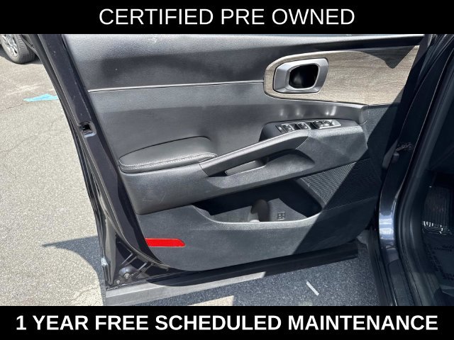 Used 2023 Kia Sorento S w/ Panoramic Sunroof Package AWD/4WD image 13