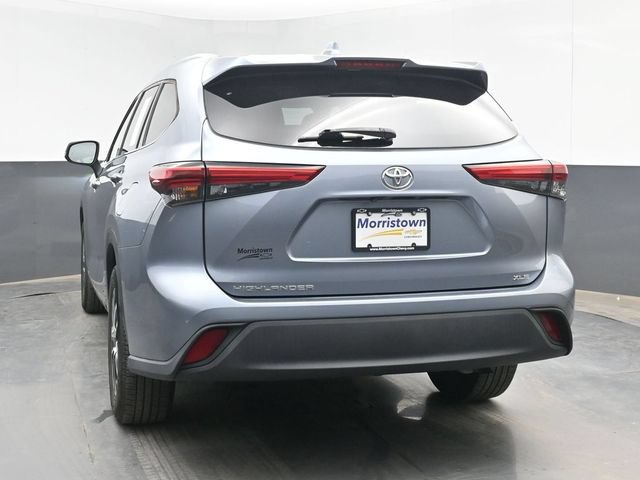 Used 2021 Toyota Highlander XLE FWD image 12