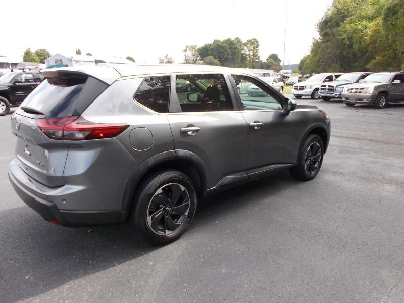 Used 2024 Nissan Rogue SV image 13