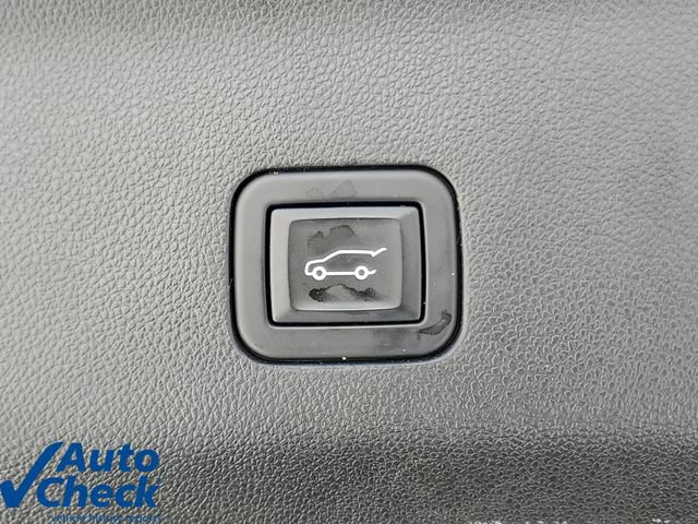 Used 2023 Chevrolet Suburban Premier w/ Premium Package RWD image 10