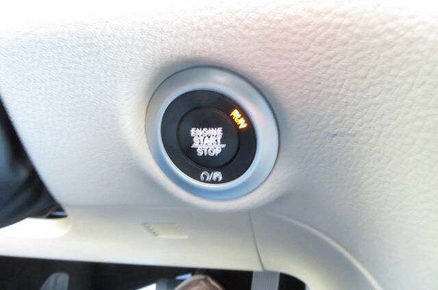 Used 2024 Chrysler Pacifica Limited w/ Trailer Tow Group image 29