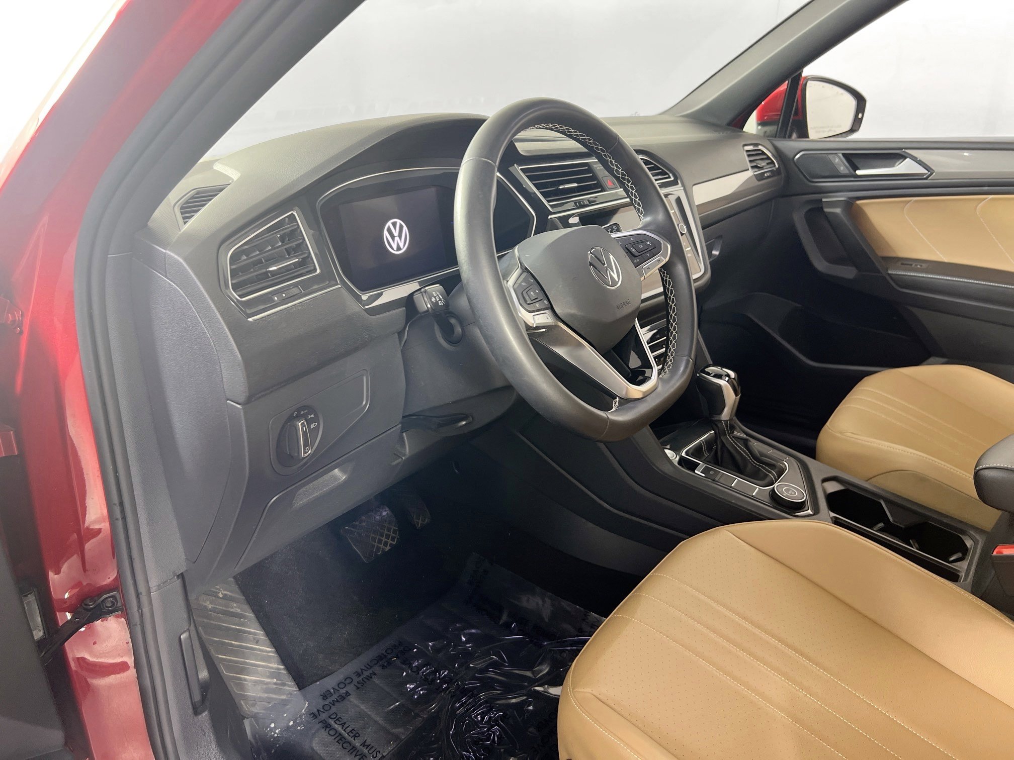 Used 2022 Volkswagen Tiguan SE AWD/4WD image 9