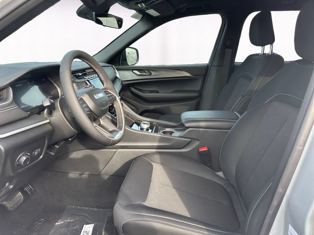 New 2025 Jeep Grand Cherokee Laredo X w/ Luxury Tech Group I AWD/4WD image 9
