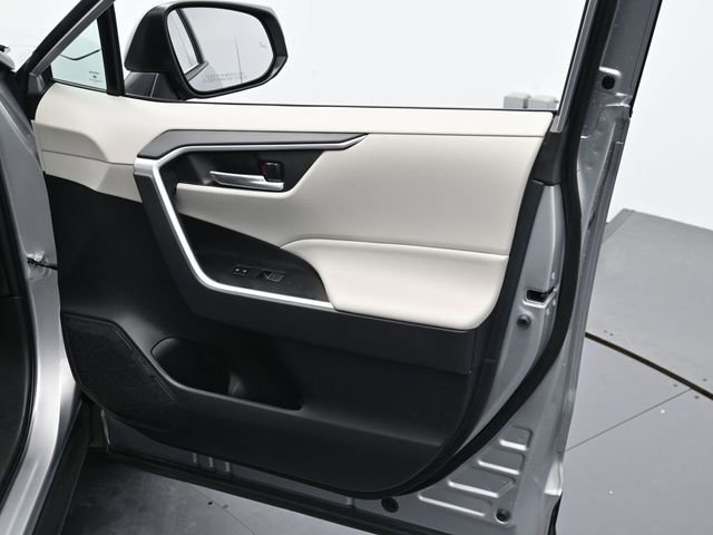 Used 2024 Toyota RAV4 XLE image 29