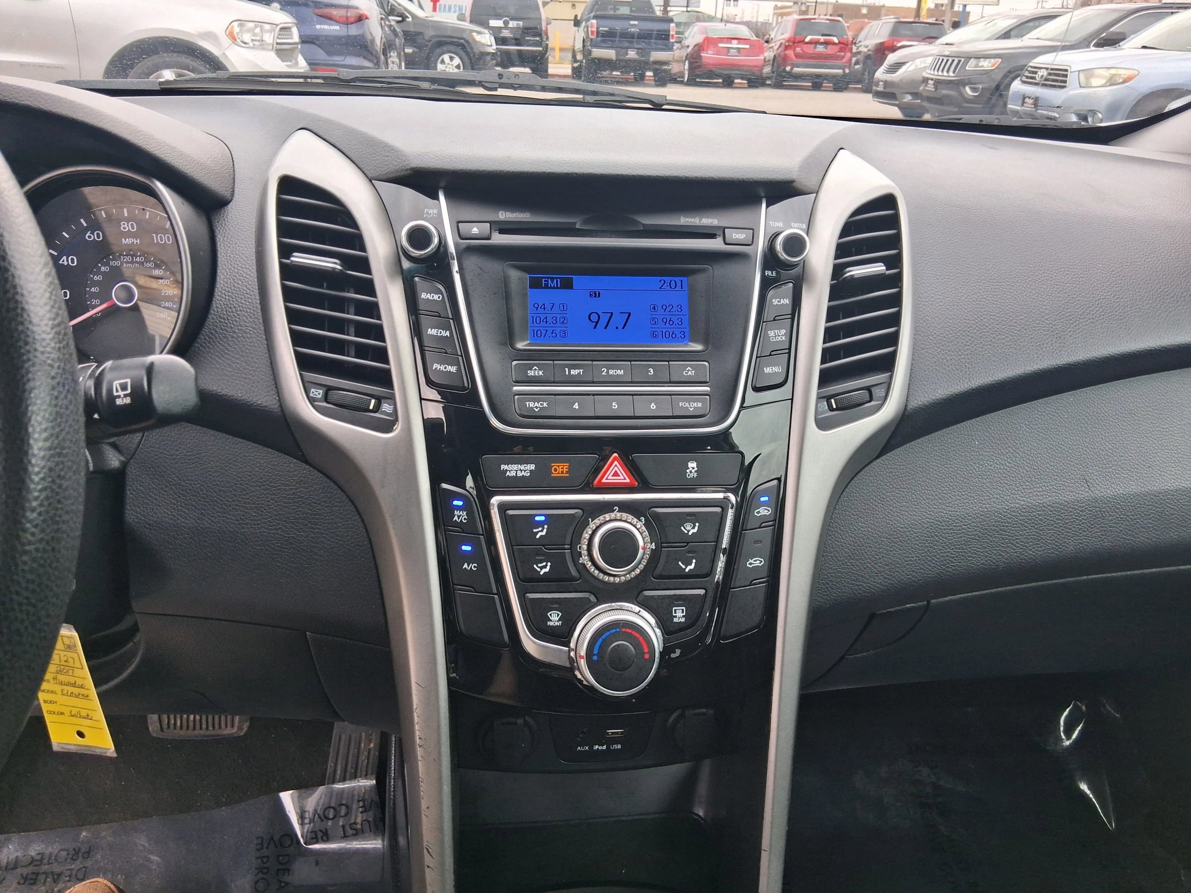 Used 2017 Hyundai Elantra GT image 17