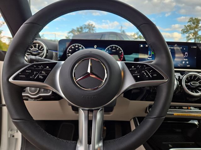 Used 2025 Mercedes-Benz CLA 250 4MATIC image 17