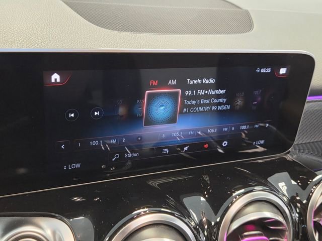 Used 2021 Mercedes-Benz GLB 250 image 21