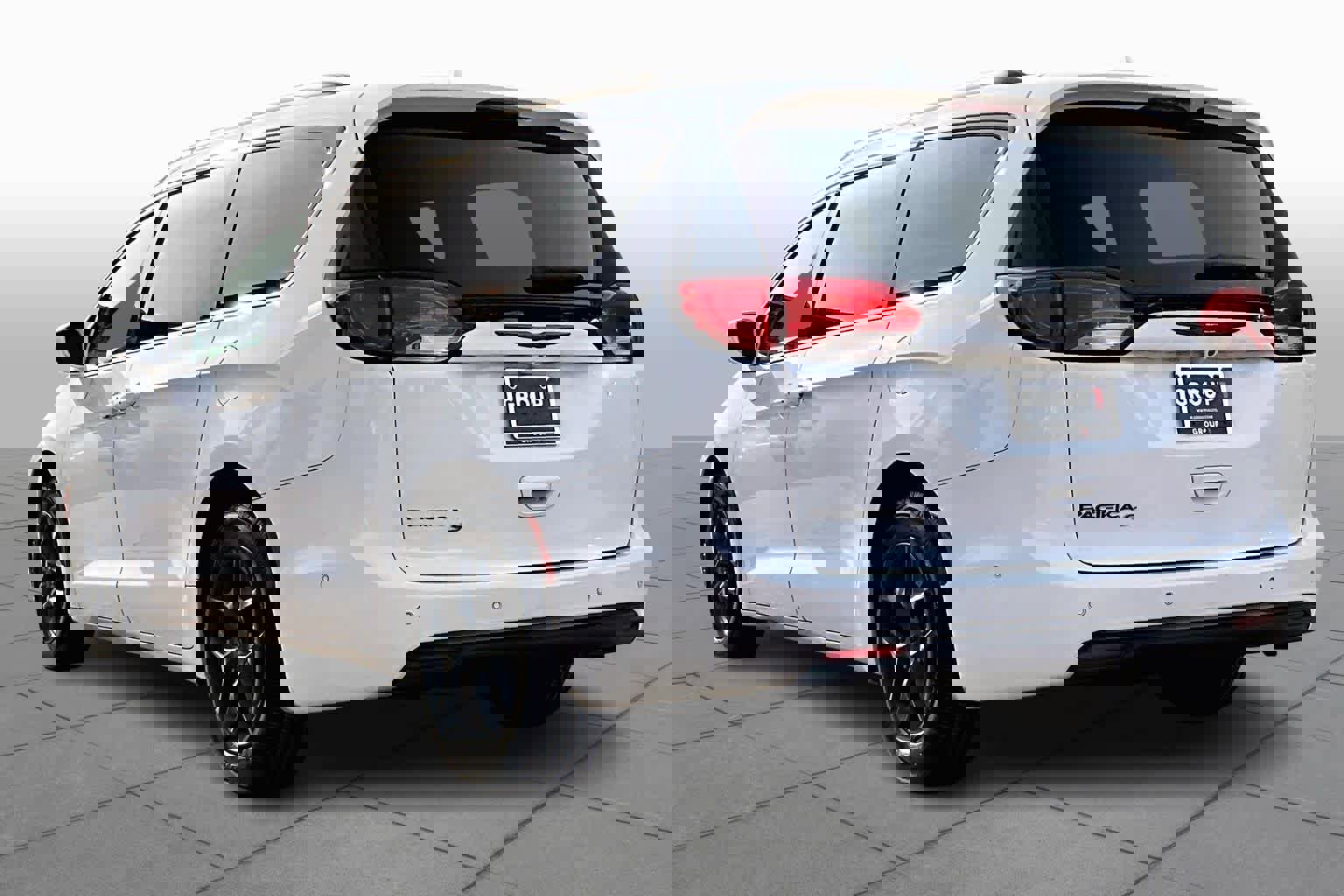 Used 2018 Chrysler Pacifica Touring-L Plus w/ Advanced Safetytec Group image 11