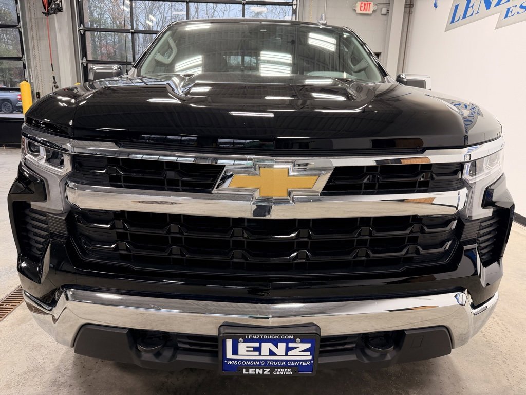 Used 2025 Chevrolet Silverado 1500 LT image 3