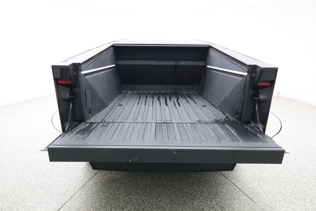 Used 2024 Tesla Cybertruck AWD Crew Cab image 24