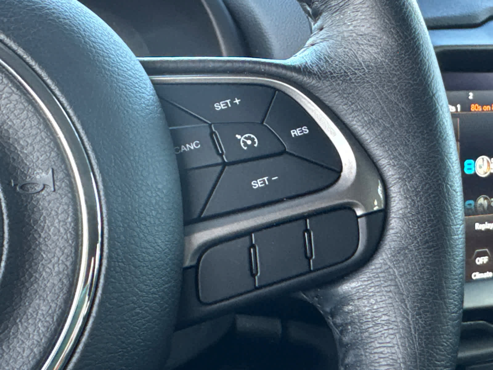 Used 2022 Jeep Renegade Latitude w/ Convenience Group image 20