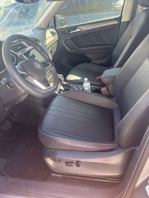 Used 2023 Volkswagen Tiguan SE FWD image 3