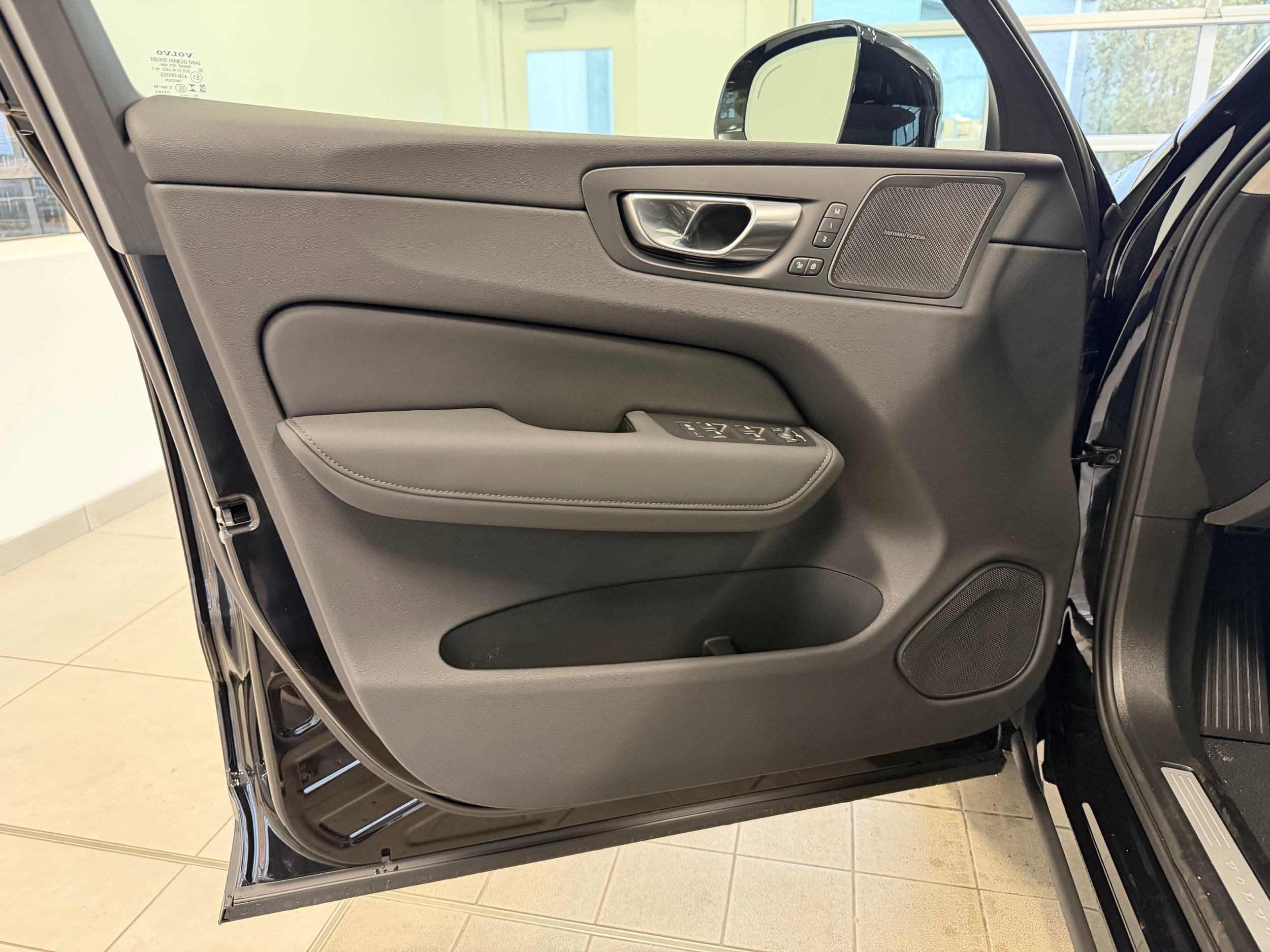 New 2026 Volvo XC60 T8 Ultra w/ Protection Package Premier image 14
