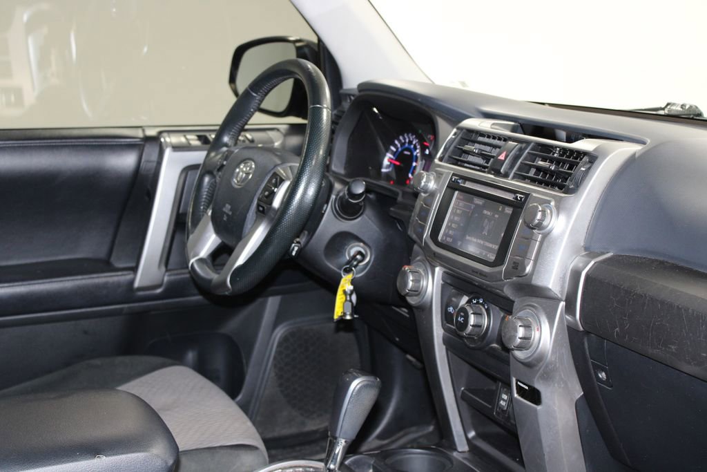 Used 2018 Toyota 4Runner SR5 image 27