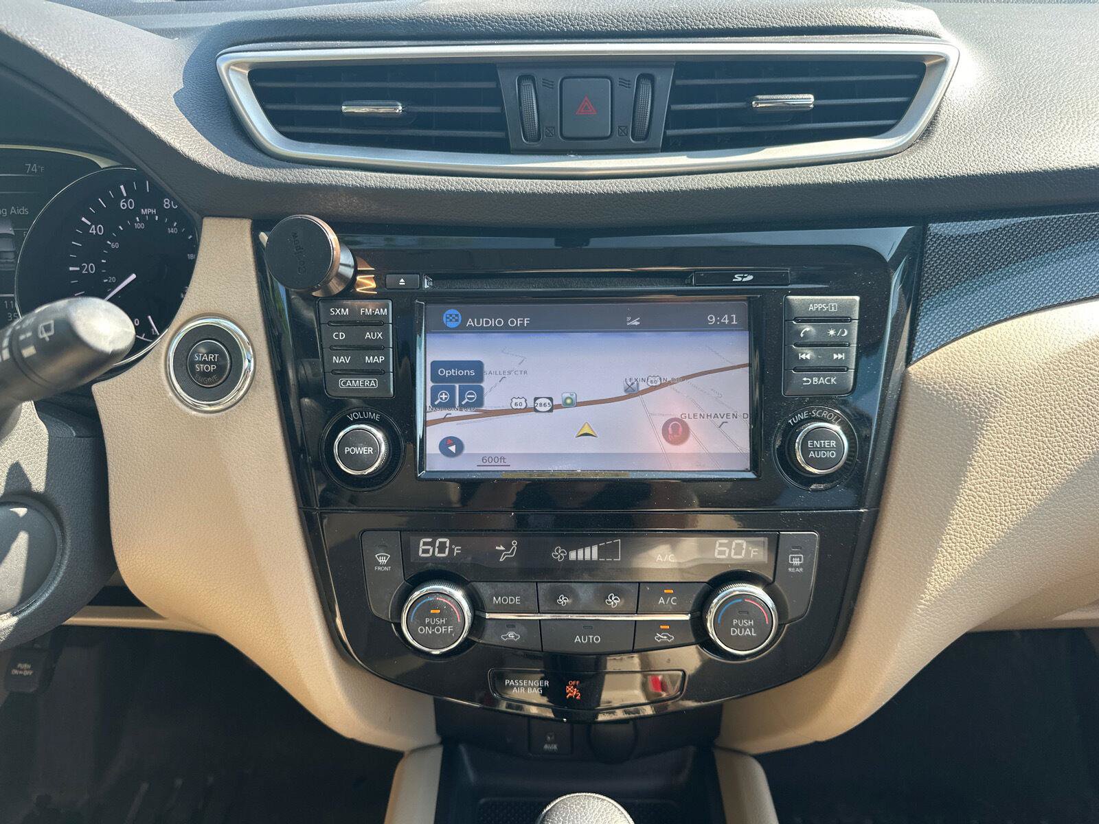Used 2016 Nissan Rogue SL w/ SL Premium Package AWD/4WD image 8