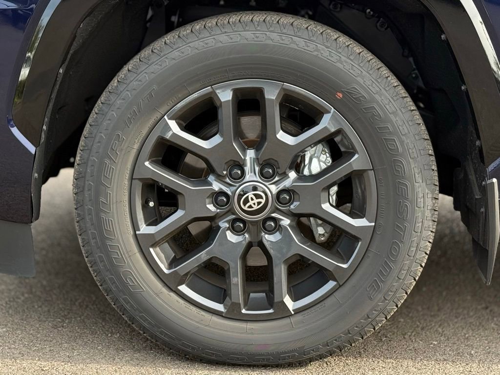 Certified 2025 Toyota Sequoia Platinum AWD/4WD image 9