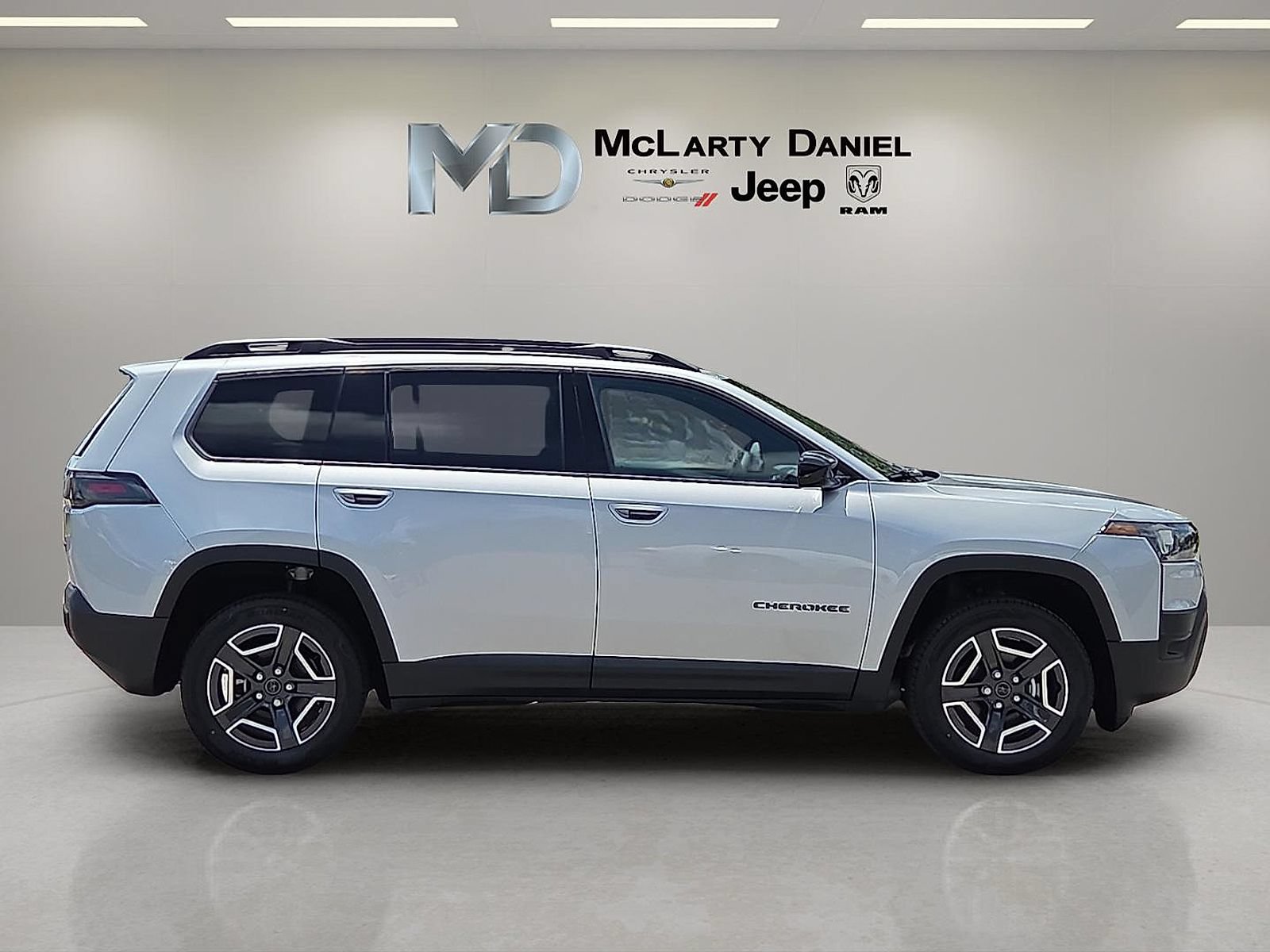 New 2026 Jeep Cherokee Laredo AWD/4WD image 6