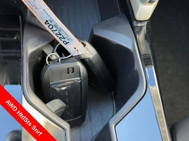 Used 2025 Toyota Camry XLE AWD/4WD image 30