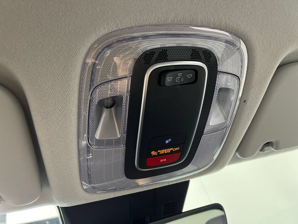 Certified 2025 Hyundai Kona SEL AWD/4WD image 32
