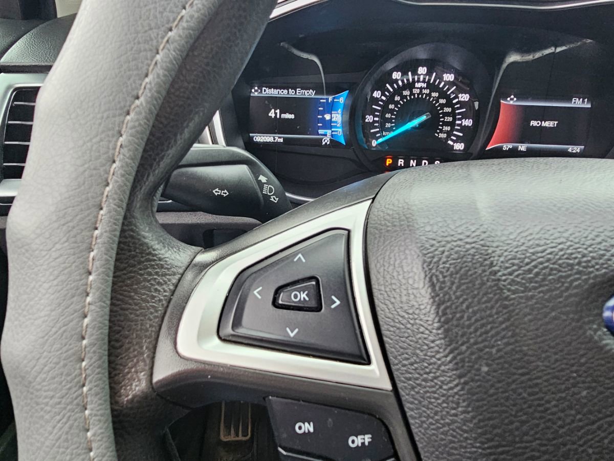 Used 2016 Ford Fusion SE image 31