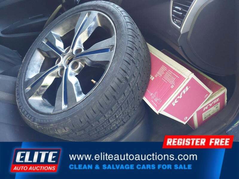 Used 2017 Hyundai Veloster Value Edition FWD image 23