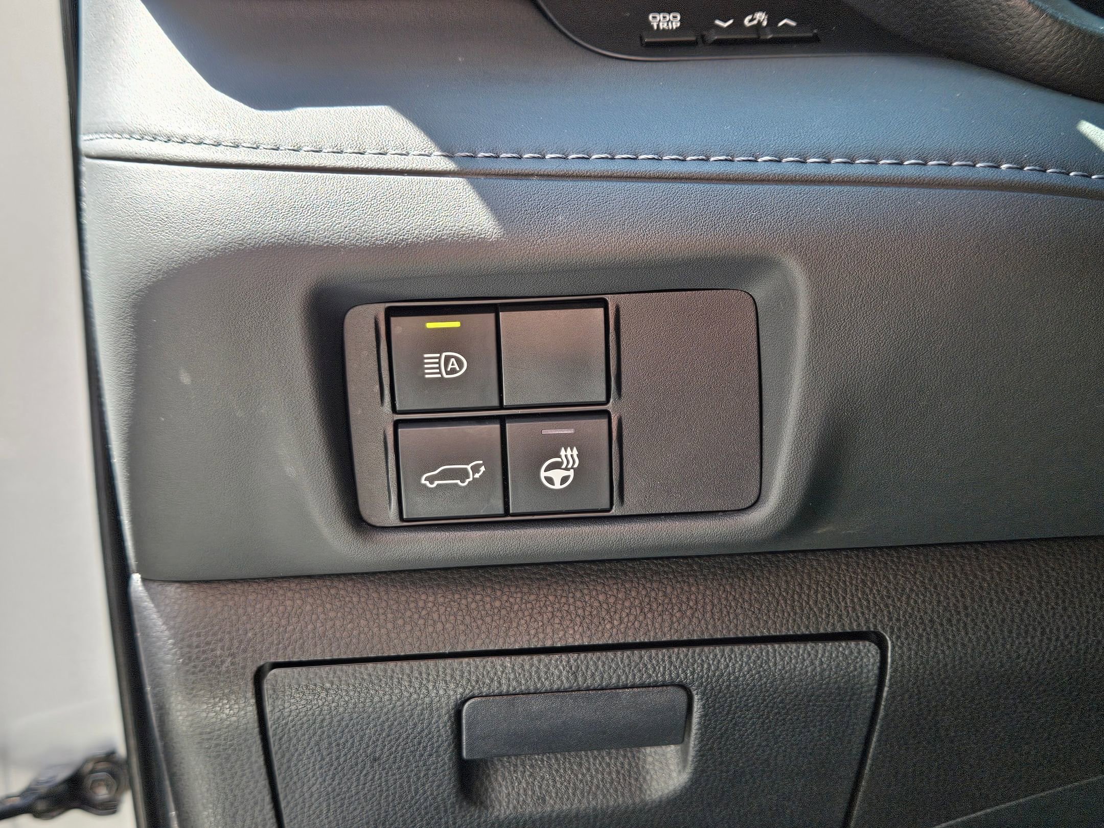 Used 2020 Toyota Highlander Limited image 19